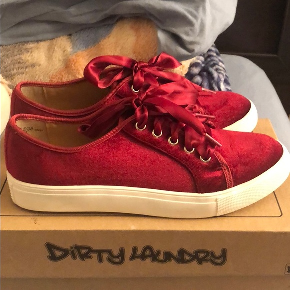 A 7.5 burgundy suede sneakers. - Picture 2 of 4